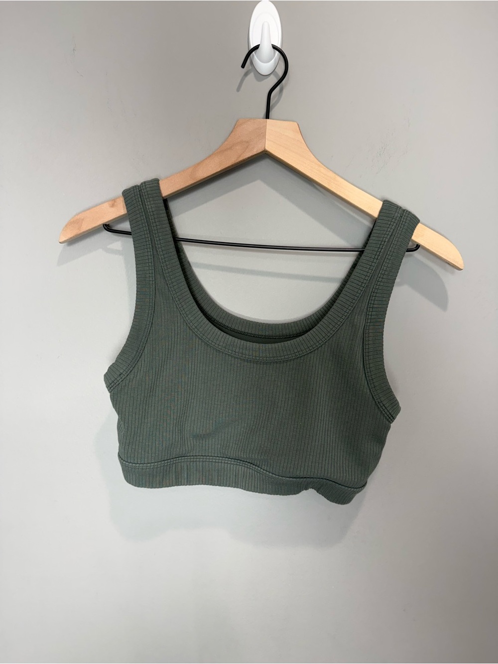 Alo yoga wellness bra size medium